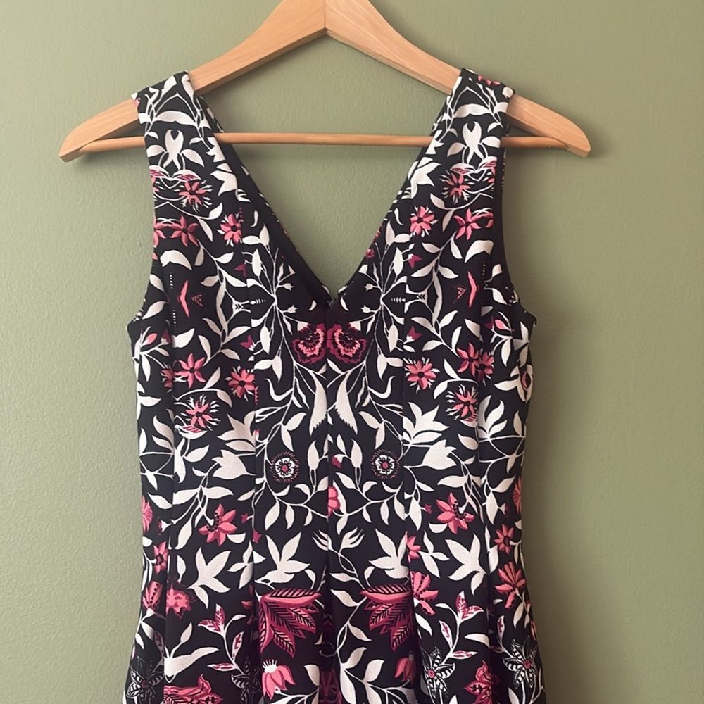 Vince Camuto Black Pink White Floral V Neck Knee Length Dress Sz 4 Wedding - Picture 2 of 8